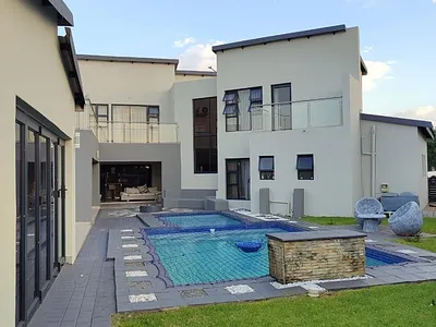 6 Bedroom House For Sale in Centurion - img