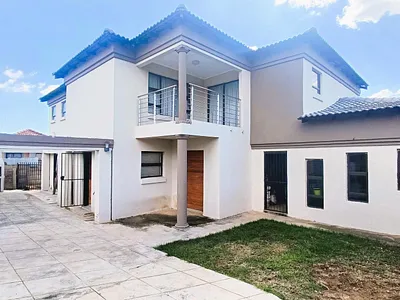 4 Bedroom House For Sale in Centurion - WSxE.webp