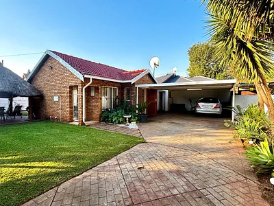 2 Bedroom House For Sale in Centurion - 2Sjp.webp
