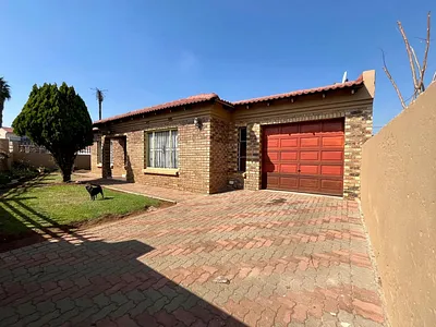 3 Bedroom House For Sale in Boksburg - hHIr.webp