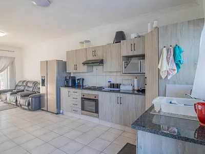 2 Bedroom Apartment For Sale in Benoni - g3Mw.webp