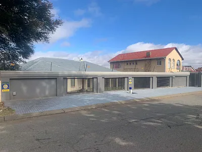 4 Bedroom House For Sale in Winchester Hills, Johannesburg - ryr7.webp