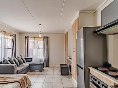 1 Bedroom Apartment For Sale in Pretoria - b4A1.webp