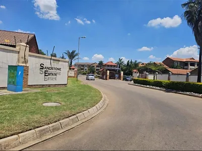 2 Bedroom Apartment For Sale in Centurion - qo2W.webp