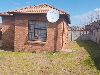 3 Bedroom House For Sale in Centurion - aaUx.webp