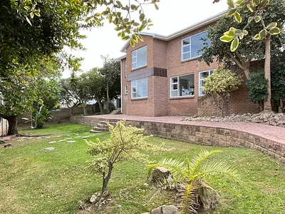4 Bedroom House For Sale in Mossel Bay - yUNn.webp