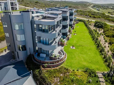 2 Bedroom Apartment For Sale in Mossel Bay - K0rp.webp