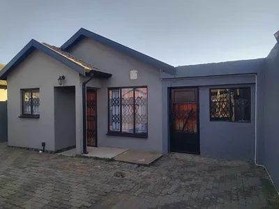 2 Bedroom House For Sale in Soshanguve VV, Soshanguve - JV8L.webp