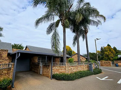 2 Bedroom Townhouse For Sale in Pretoria - Gg6Y.webp