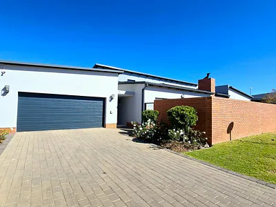 4 Bedroom House For Sale in Pretoria - uczf.webp