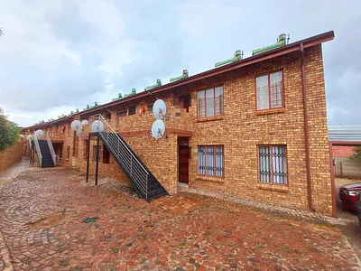 2 Bedroom Apartment For Sale in Pretoria - 0zOa.webp