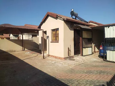 2 Bedroom House For Sale in Soshanguve VV, Soshanguve - 1DBm.webp