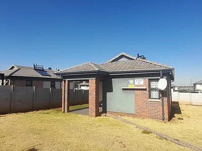 3 Bedroom House For Sale in Krugersdorp - Q9Aw.webp