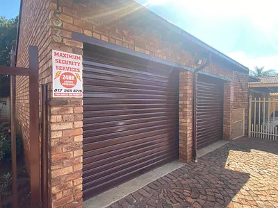 3 Bedroom House For Sale in Akasia - w2Bi.webp