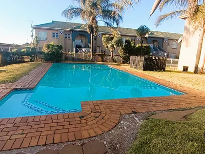 2 Bedroom Townhouse For Sale in Kempton Park - wHh0.webp