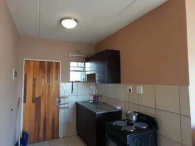 2 Bedroom Apartment For Sale in Roodepoort - E4Jt.webp