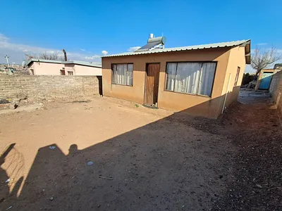 2 Bedroom House For Sale in Tembisa - Ys1L.webp