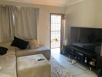 2 Bedroom House For Sale in Protea Glen, Soweto - mZzH.webp