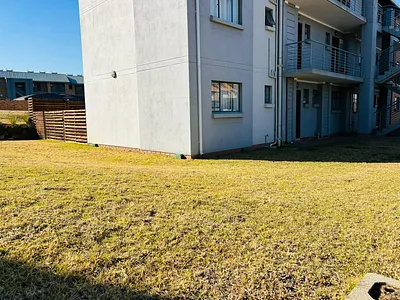 4 Bedroom Apartment For Sale in Midrand - C9yf.webp