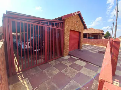 3 Bedroom House For Sale in Soshanguve WW, Soshanguve - VFkE.webp