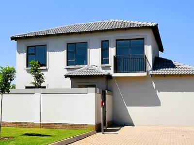 3 Bedroom Townhouse For Sale in Pretoria - 5DwQ.webp