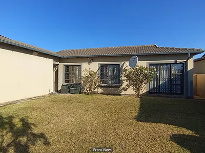 3 Bedroom House For Sale in Akasia - Yt2I.webp