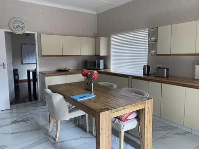 4 Bedroom House For Sale in Johannesburg - qtZV.webp