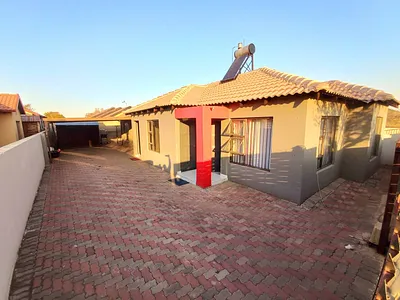 4 Bedroom House For Sale in Pretoria - LHg0.webp
