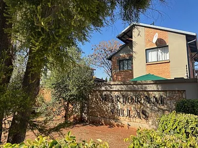 3 Bedroom Townhouse For Sale in Pretoria - g0YL.webp