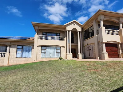 6 Bedroom House For Sale in Hartenbos - s0lw.webp