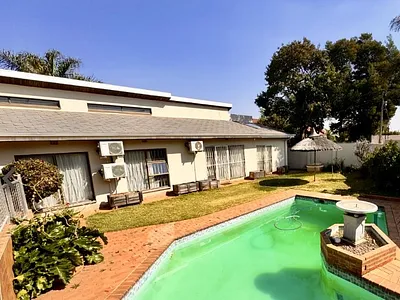 4 Bedroom House For Sale in Johannesburg - HTU9.webp