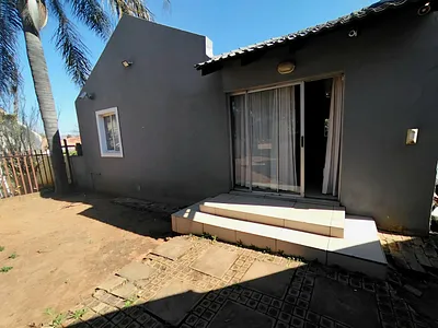 5 Bedroom House For Sale in Pretoria - dZ6F.webp