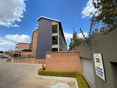 2 Bedroom Apartment To Rent in Pretoria - oubZ.webp