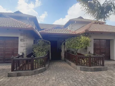 4 Bedroom House For Sale in Hartbeespoort - jJqw.webp