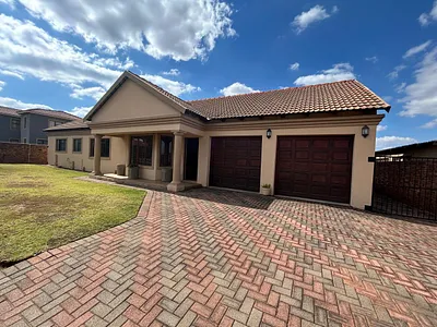 4 Bedroom House For Sale in Rayton - FQLb.webp