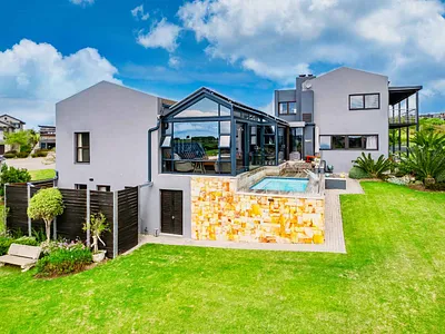5 Bedroom House For Sale in George - 6t7r.webp