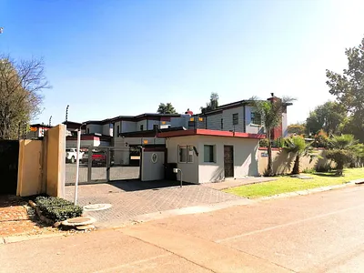 3 Bedroom Townhouse To Rent in Pretoria - img