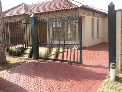 3 Bedroom House For Sale in Soshanguve VV, Soshanguve - img