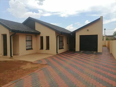 3 Bedroom House For Sale in Ga-rankuwa Unit 5, Ga-rankuwa - jXmO.webp