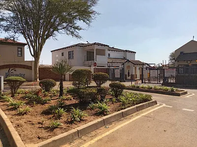 3 Bedroom House For Sale in Akasia - 3Jn2.webp