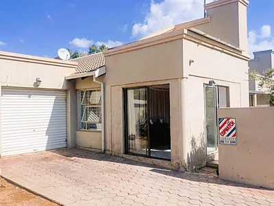 2 Bedroom Townhouse For Sale in Centurion - oG9H.webp