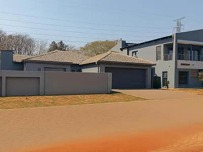 4 Bedroom House For Sale in Akasia - 47cR.webp