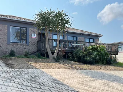 5 Bedroom House For Sale in Mossel Bay - mADF.webp