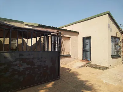 2 Bedroom House For Sale in Soshanguve TT, Soshanguve - j6UD.webp