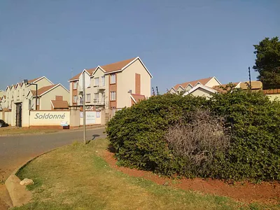 2 Bedroom Apartment For Sale in Akasia - KYn1.webp