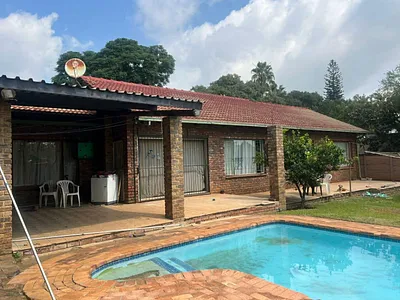 4 Bedroom House For Sale in Meyerspark, Pretoria - F6LV.webp