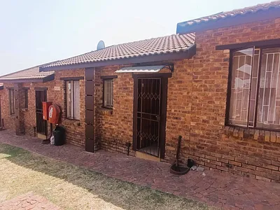 2 Bedroom Apartment For Sale in Centurion - oGgY.webp