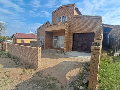 3 Bedroom House For Sale in Midrand - RHcC.webp