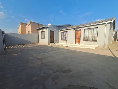 2 Bedroom House For Sale in Tembisa - 13p3.webp