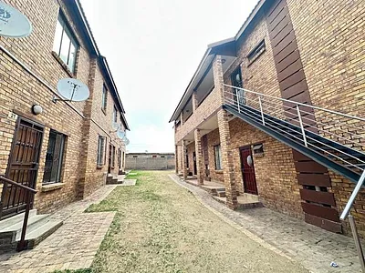 2 Bedroom Apartment For Sale in Centurion - cveh.webp